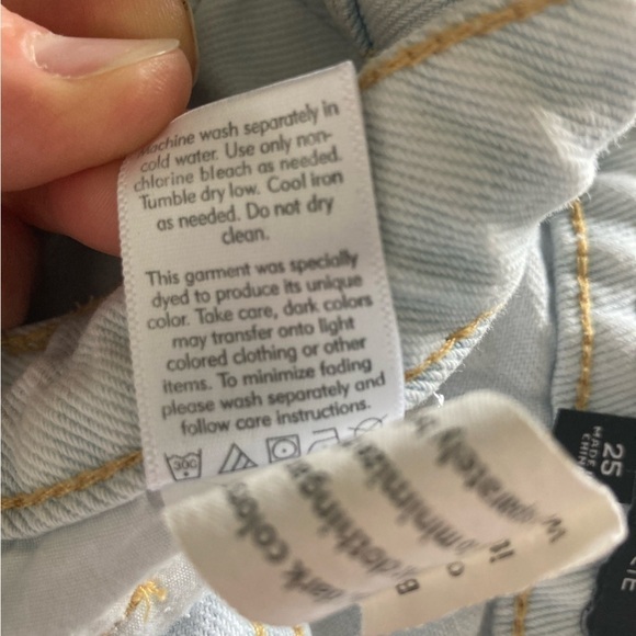 Kendall & Kylie roses embroidered jeans light wash distressed size 25 - Picture 10 of 11